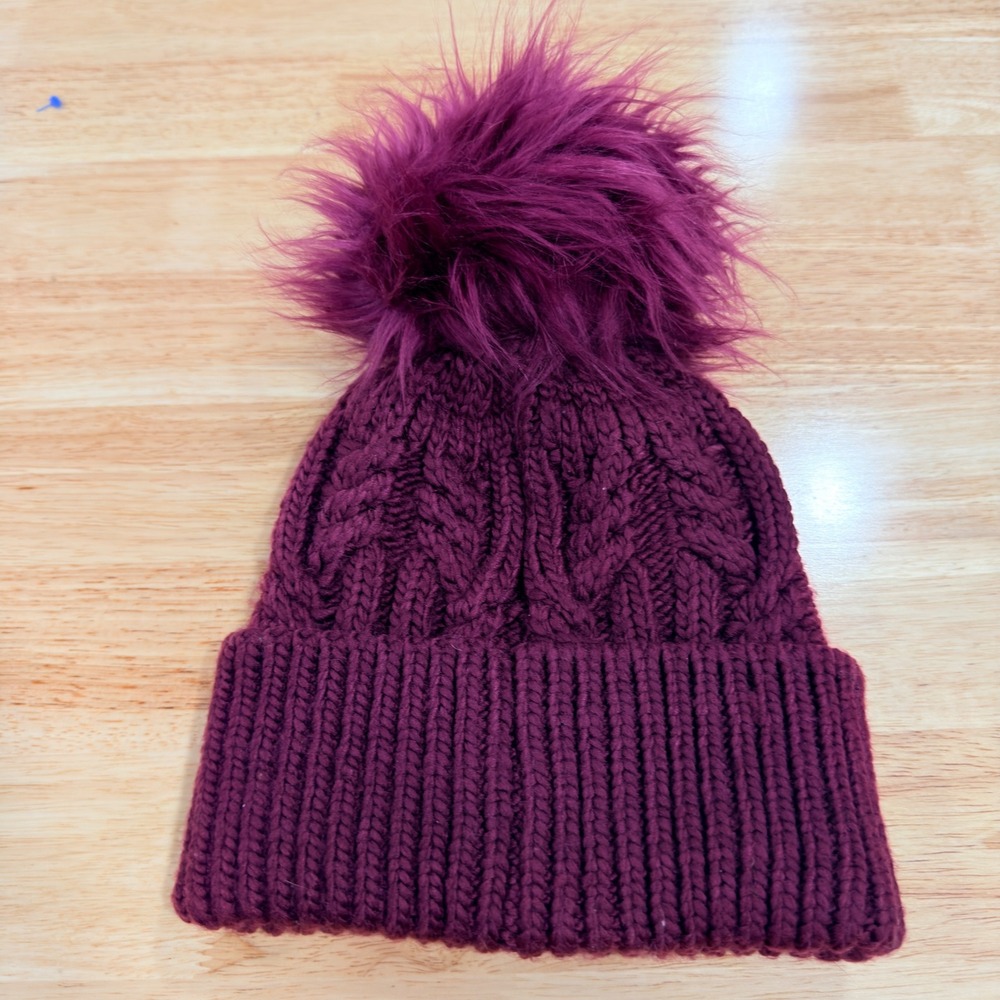 The North Face Beanie Kids One Size Burgundy Cable Knit Faux Fur Pom PomHat - Picture 2 of 7